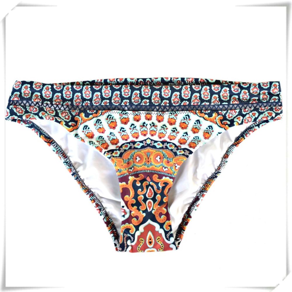 💲Sale 3/$15 - Nanette Lepore Boho Tropical Print Bikini Bottom - Picture 4 of 7